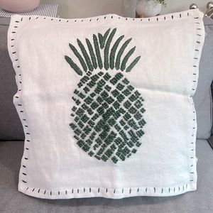 NWT Serena & Lily pillow cover Isla Embroidered Pillow Cover 20x20 moss green.